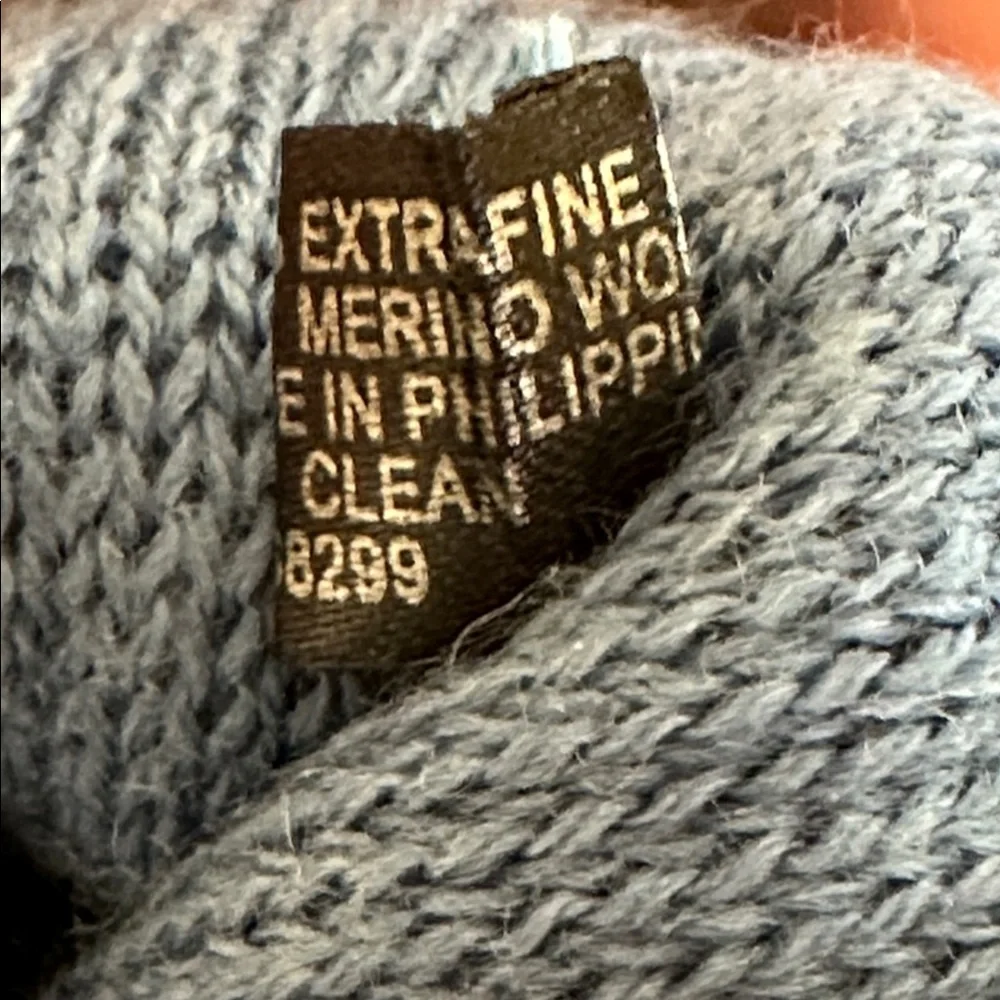 New Portolano Ribbed Merino Wool Gloves. Size Small. Blue.